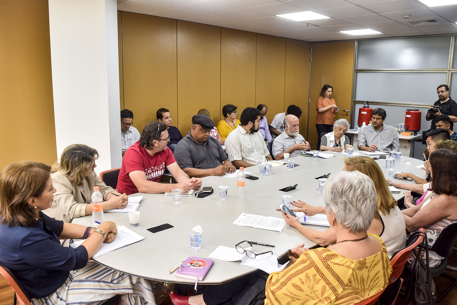 Foto: entidades reunidas na Alesp