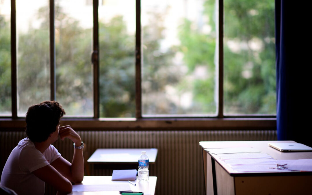 PL proíbe promoção automática de aluno sem nota para passar