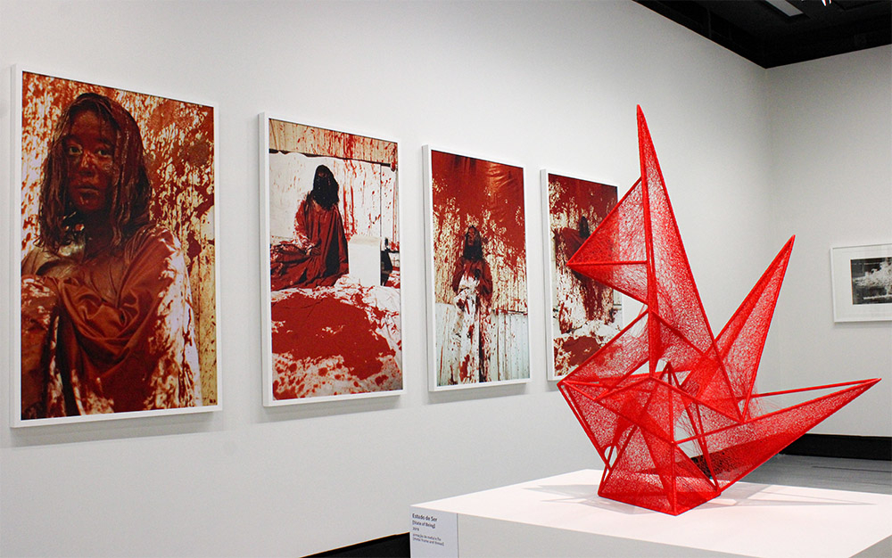 Obras de linha e papel de Chiharu Shiota no CCBB