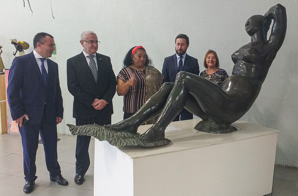 Exposição gratuita revela a fascinante arte do Azerbaijão