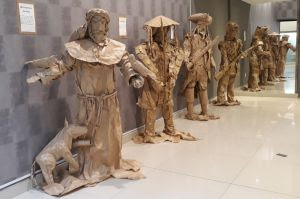 Shopping ABC exibe esculturas de papel kraft de Maurici Caruso