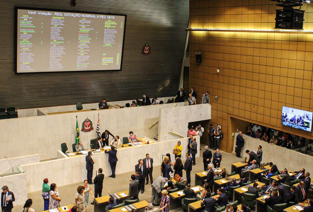 Plenário durante a votação do método