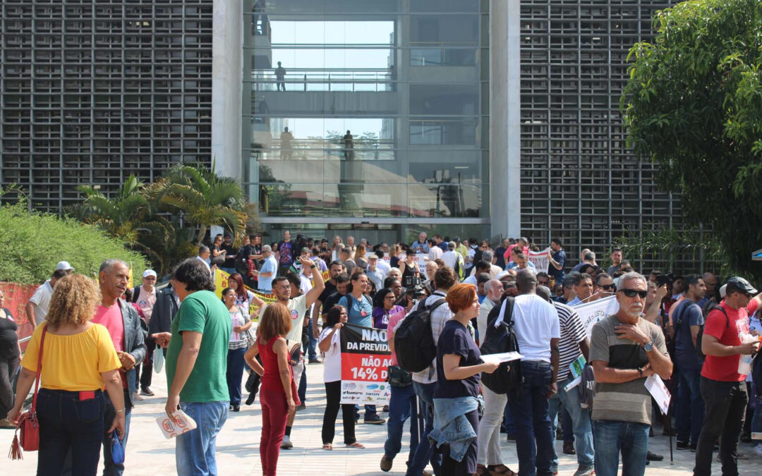 Servidores fazem ato contra reforma da Previdência