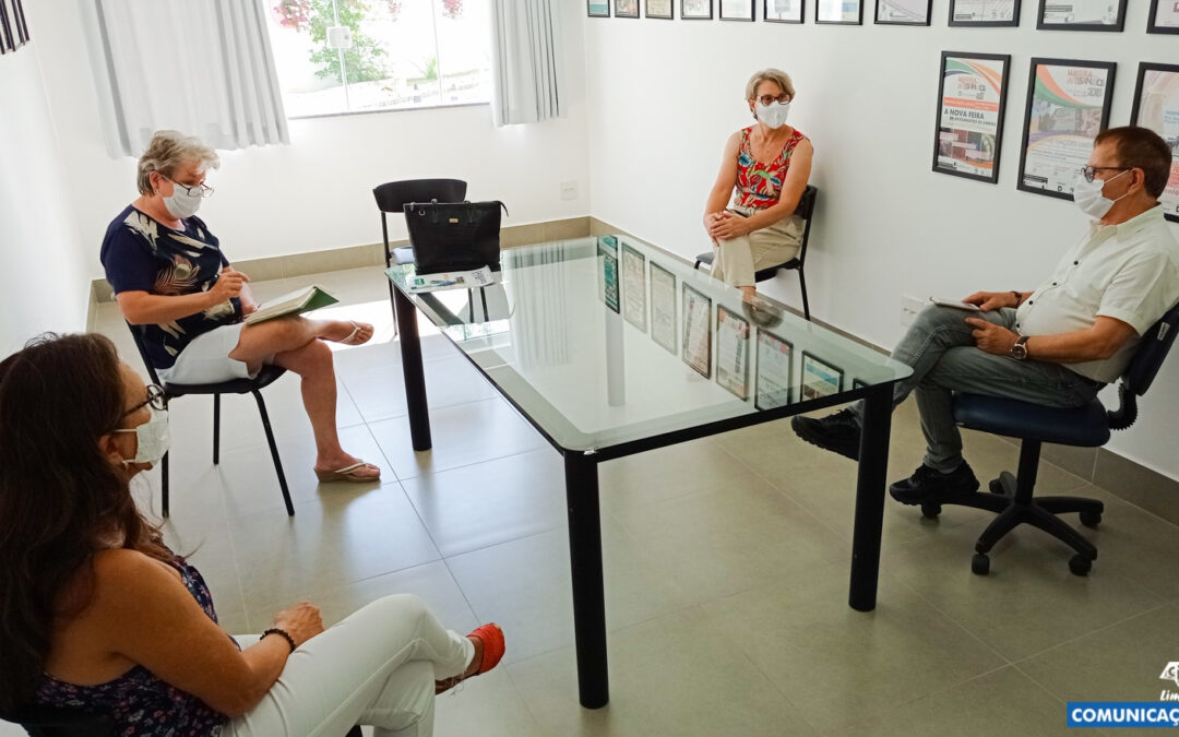 Limeira discute ações para barrar descontos da previdência