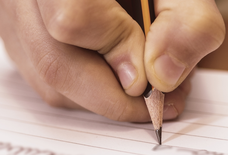 Ladrão furta escola em SP e deixa bilhete com desculpas