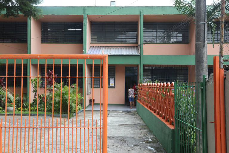 Escolas estaduais de SP reabrem sem ventilação e energia