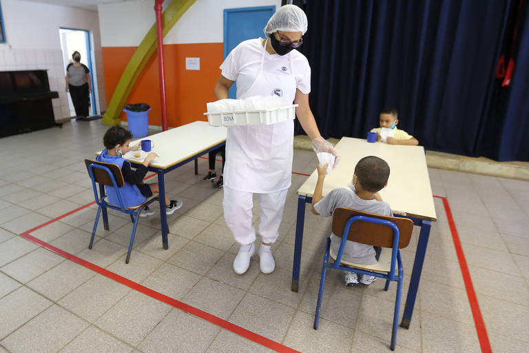 Em SP, escolas públicas têm menor adesão à volta presencial