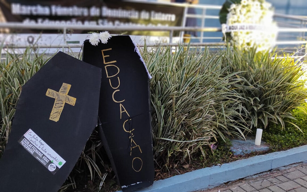 Protesto de professores contra aula presencial em São Caetano