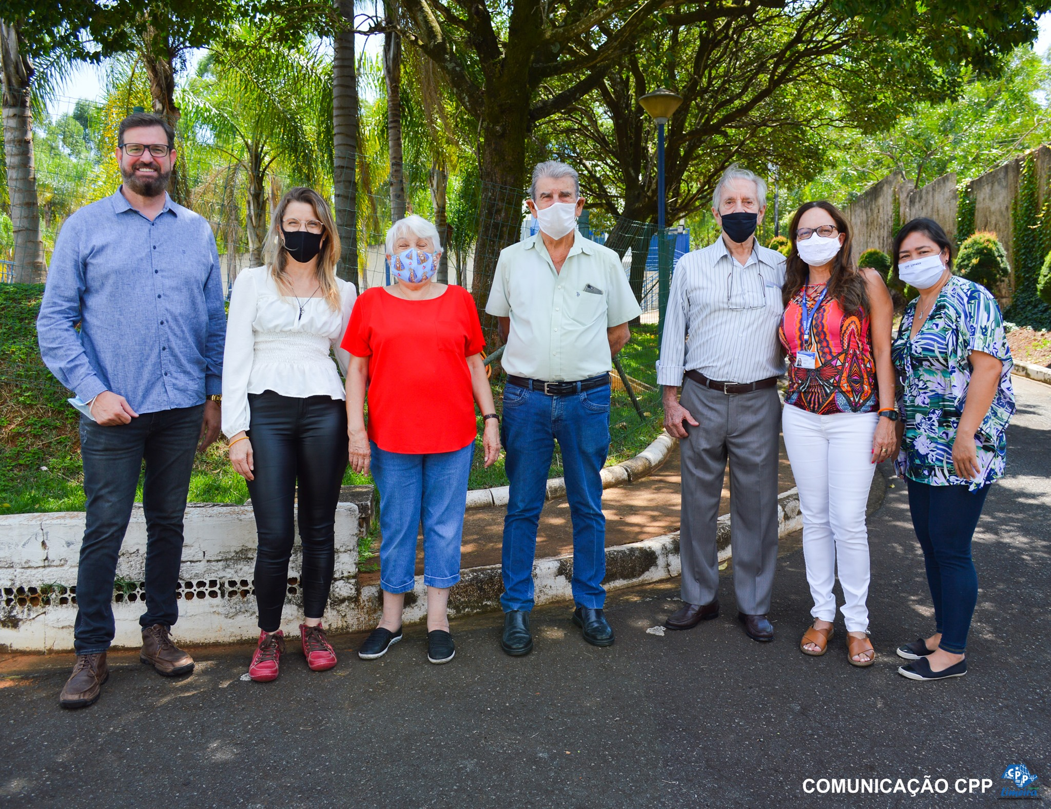 Foto: da esquerda para direita: Alessandro Soares (Jurídico - Sede Central CPP); Liliane de Queiroz Antonio (Dep. de Projetos - CPP-Limeira); Dora Arcaro (diretora geral CPP-Limeira); Oswaldo Arcaro;  José Maria Cancelliero (presidente do CPP);Rosana Andr