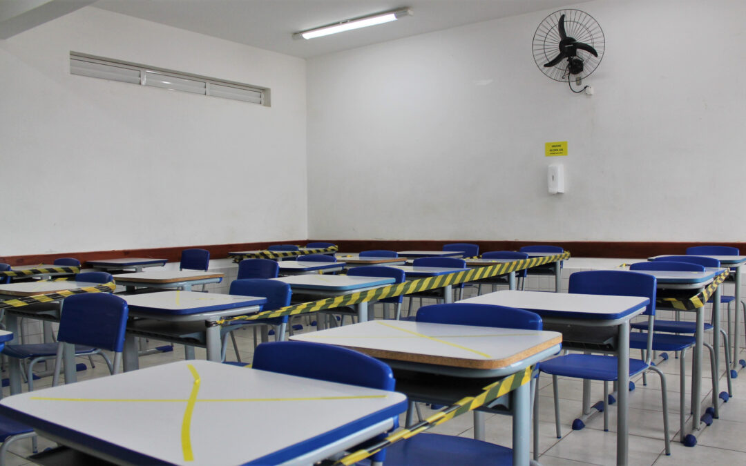 Professores dizem ser difícil fazer aluno cumprir protocolos
