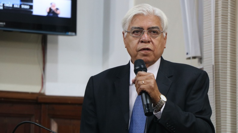 Azuaite sugere em tribuna “Prêmio Professor Sérgio Mascarenhas”