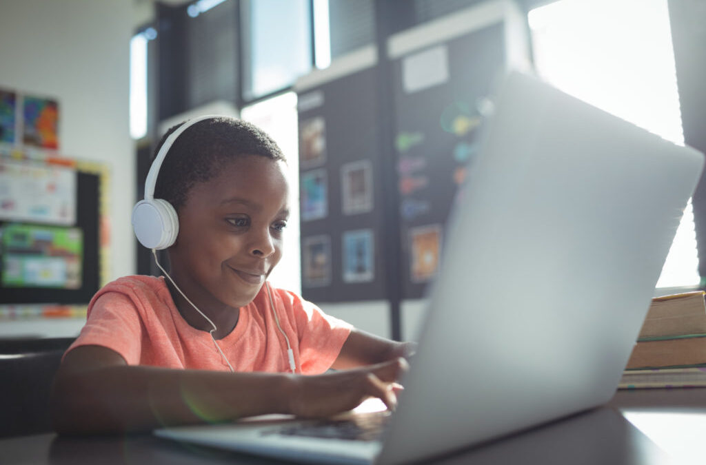 Ação tenta suspender internet dos alunos do ensino público