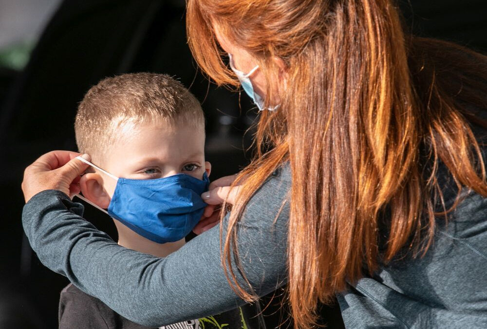 R$ 500 para pais de alunos atuarem em escolas até 31/7