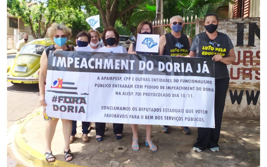 Em Adamantina professores protestam contra Governo de SP