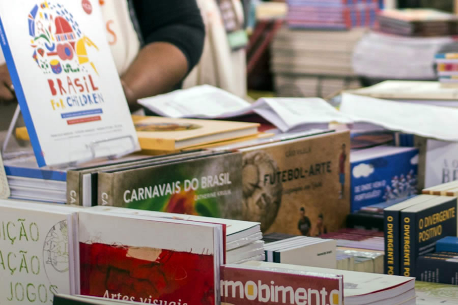 Títulos com no mínimo 50% off: Festa do Livro on-line da USP