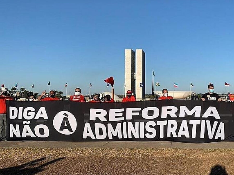 Participe: Tuitaço contra a PEC 32 nesta segunda a partir das 19h