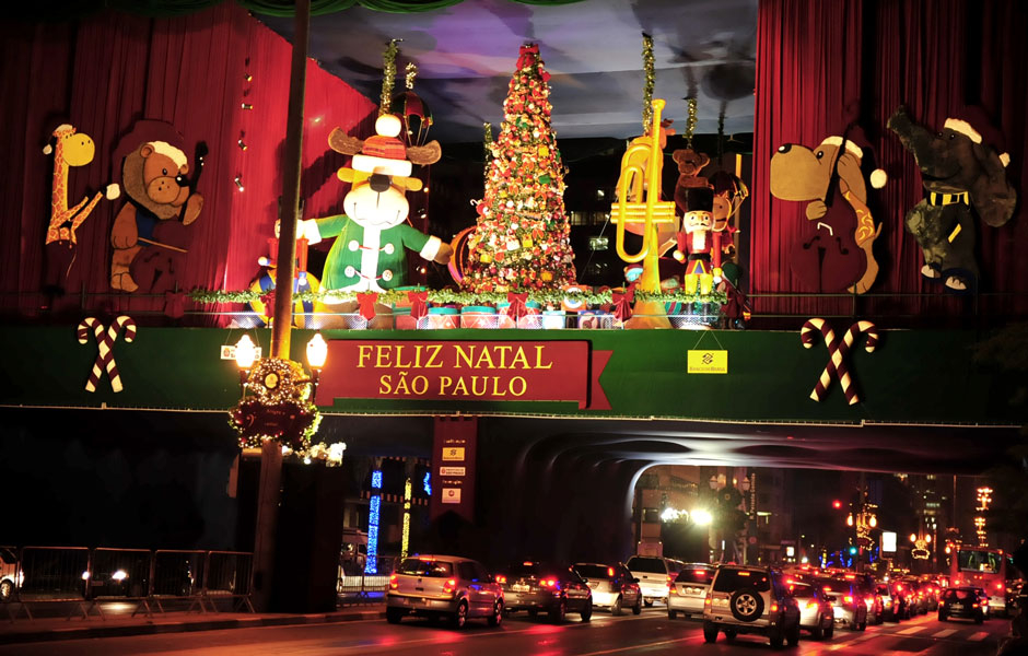 Paulistanos, paulistas e turistas: Natal Iluminado na Paulista 2021
