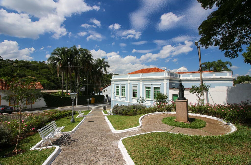 Santana de Parnaíba: concurso público para diversos educadores