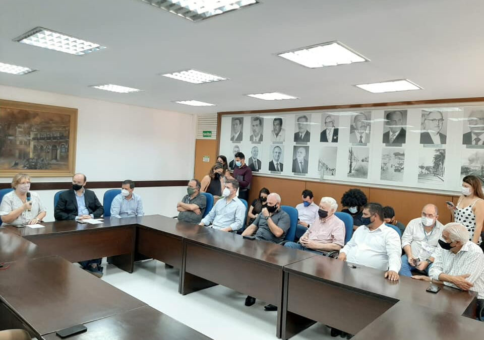 Investimentos na educação e vacinação infantil para São Carlos