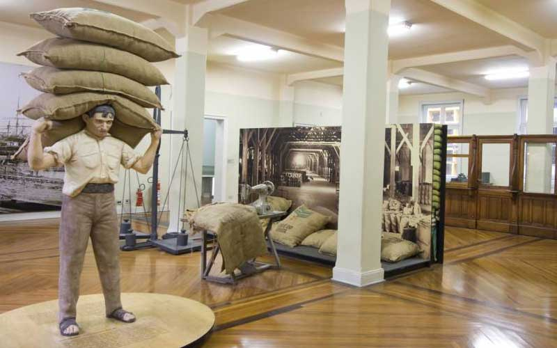 Musical no Museu do Café Celebra Aniversário de Santos