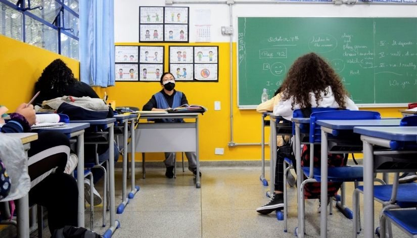 Emergência na Seduc: novas turmas com professores temporários