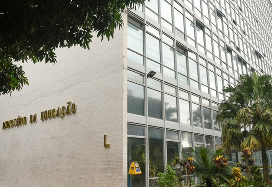 Mais escândalo: pastor pediu 1 kg de ouro para liberar dinheiro no MEC