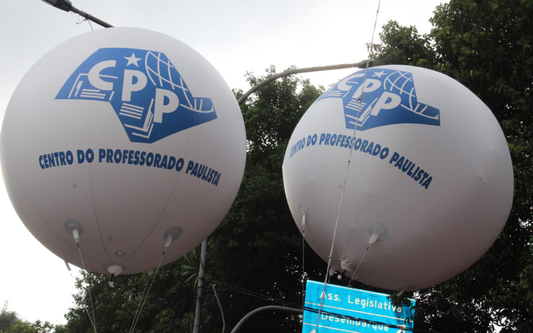 Deputados aprovam desmonte da carreira do magistério