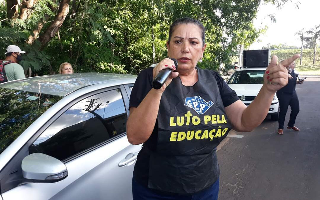 Carreata marca protesto de professores contra PLC 03/2022