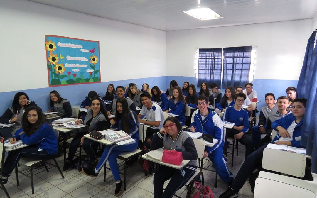 Periferia implanta sistema de ensino que mais aprova no exterior