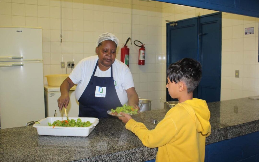 Parlamentares articulam derrubar veto ao rejuste da merenda