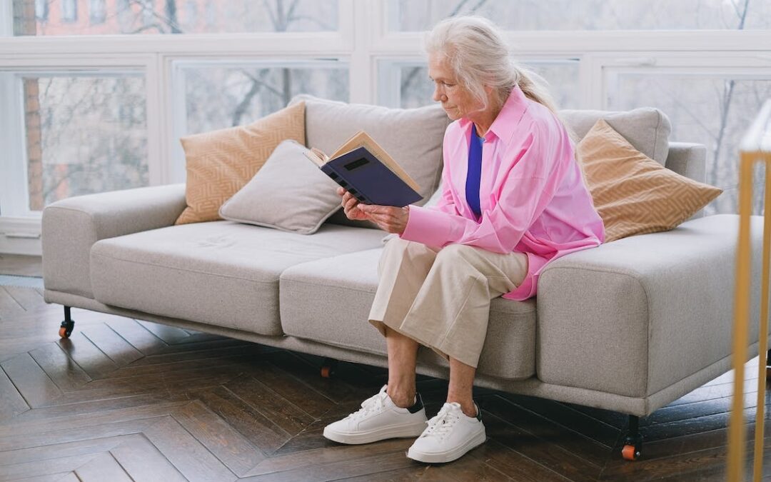 Dia Nacional do Livro: os benefícios que a leitura traz para os idosos