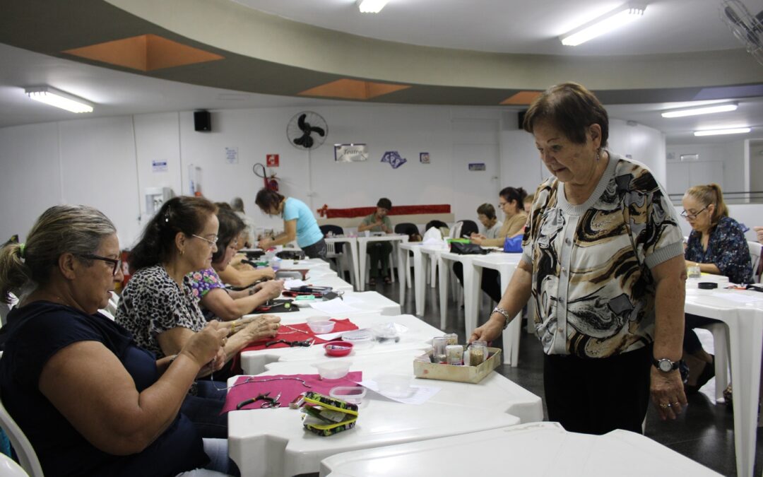 Aulas de artesanato são retomadas na Sede Central
