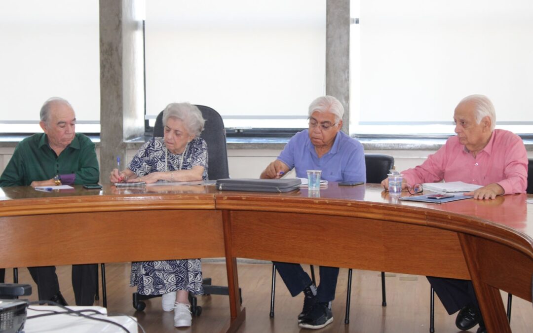 Entidades do magistério planejam audiência com governador eleito