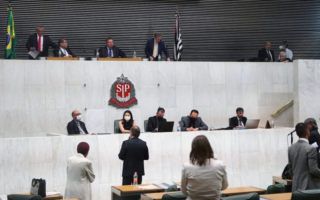 Alesp aprova prorrogação de contratos de professores temporários