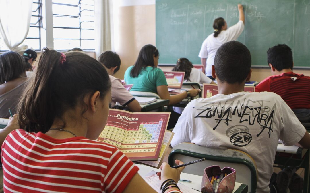 Educação pagará R$ 193 milhões em bônus para servidores no dia 29
