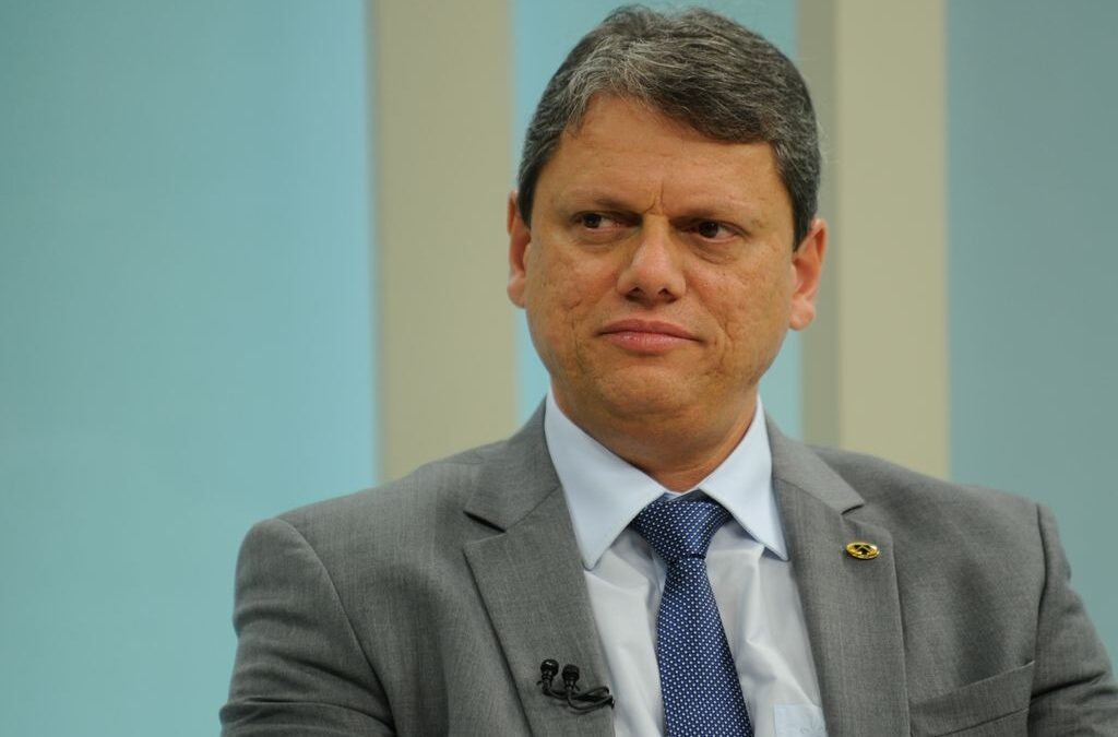 Aumento de 50% no salário do governador eleito é acintoso