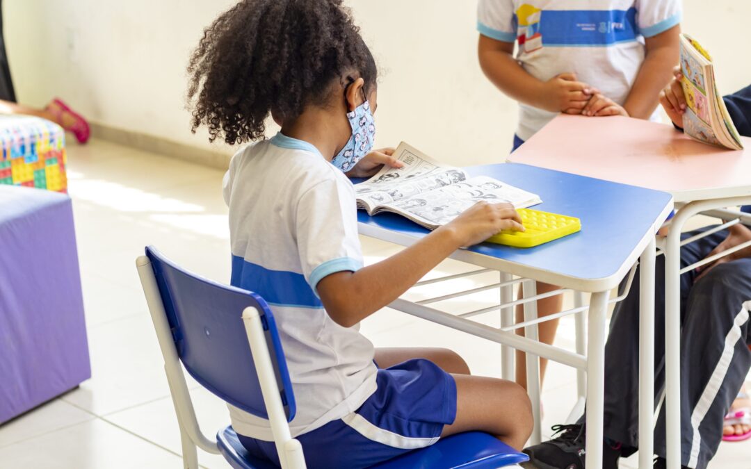 Famílias de estudantes de escolas públicas consideram Educação prioridade, diz pesquisa