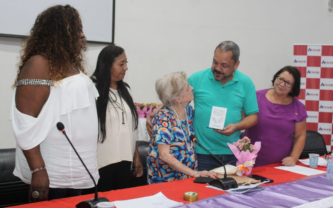 AFUSE presta homenagem à professora Loretana no mês da Mulher