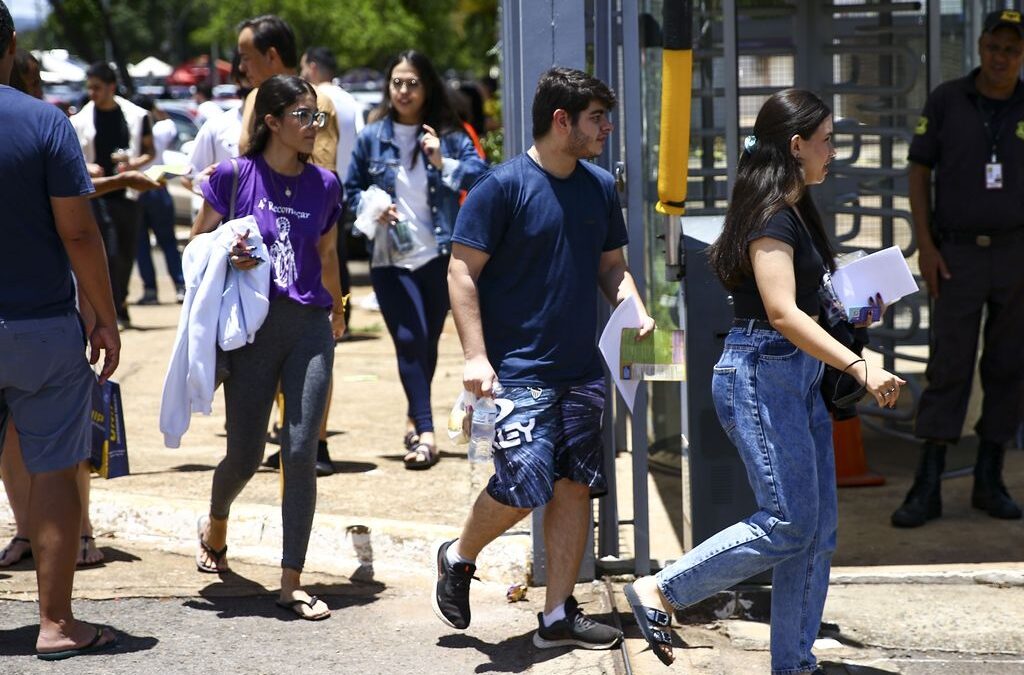 MEC institui consulta pública sobre o novo Ensino Médio