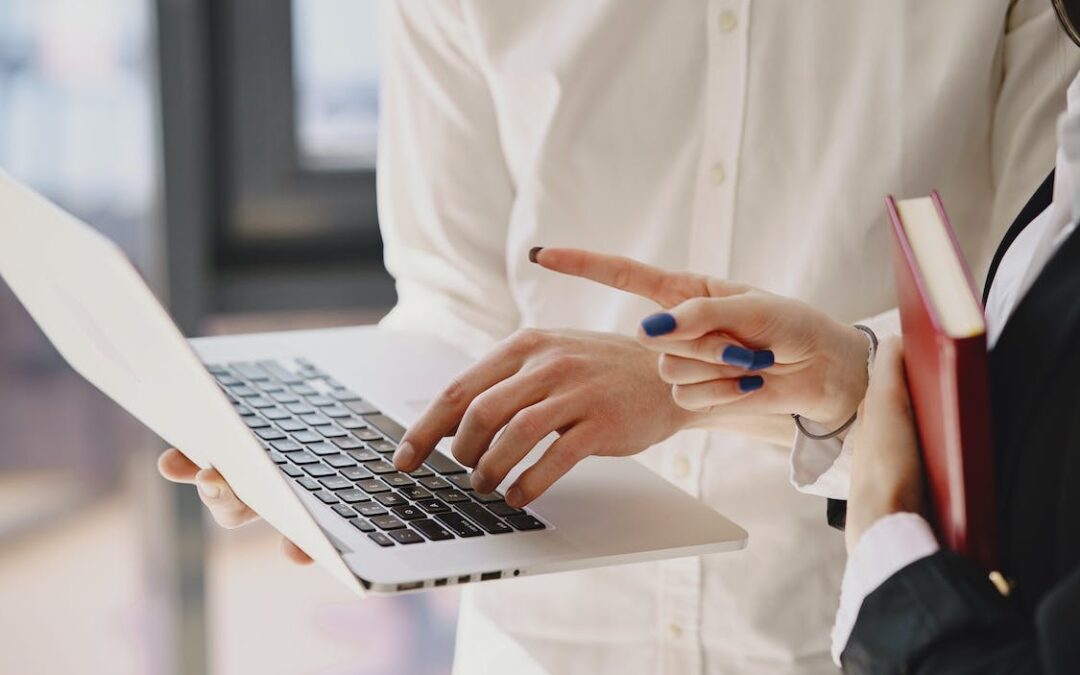 Pesquisa mostra que professores se preocupam, mas não se sentem preparados para lidar com fake news