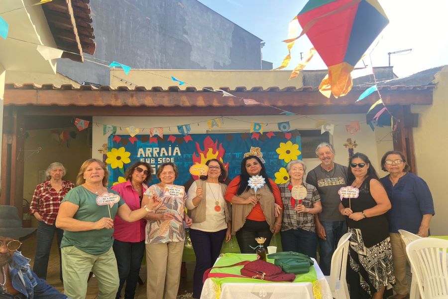 Professores se divertem na festa junina da Subsede Sul