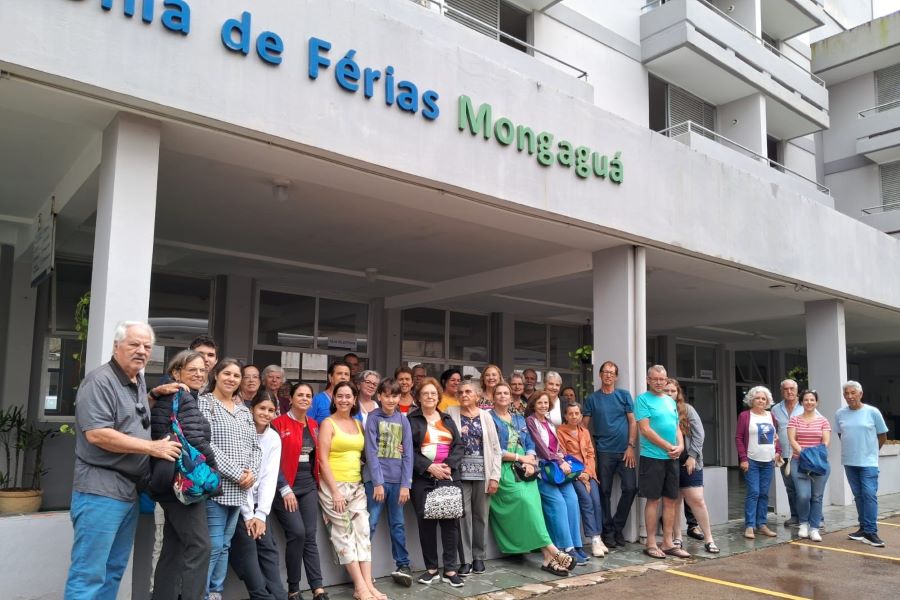 Excursionistas de Casa Branca agradecem acolhida na colônia de Mongaguá