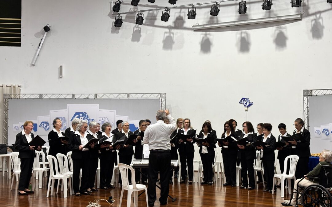 Reconhecimento e gratidão: Coral Mestras Cantoras homenageia sua fundadora em apresentação especial