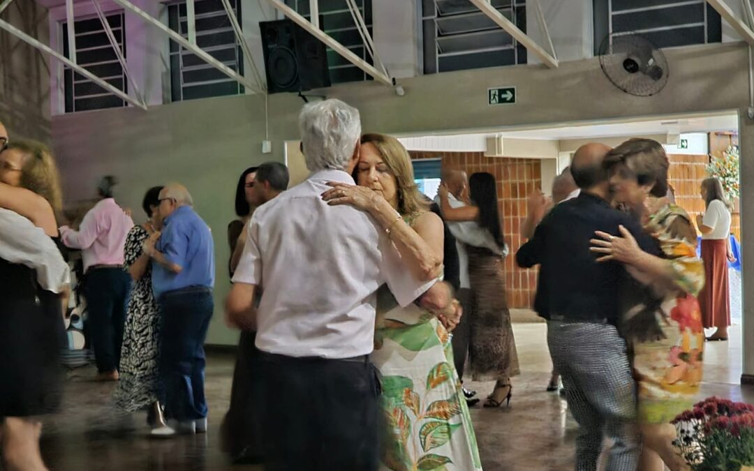 CPP Garça comemora Dia do Professor com jantar dançante