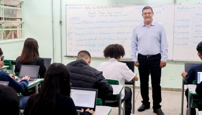 Professor do Ano do CPP é autor de projeto educacional reconhecido internacionalmente