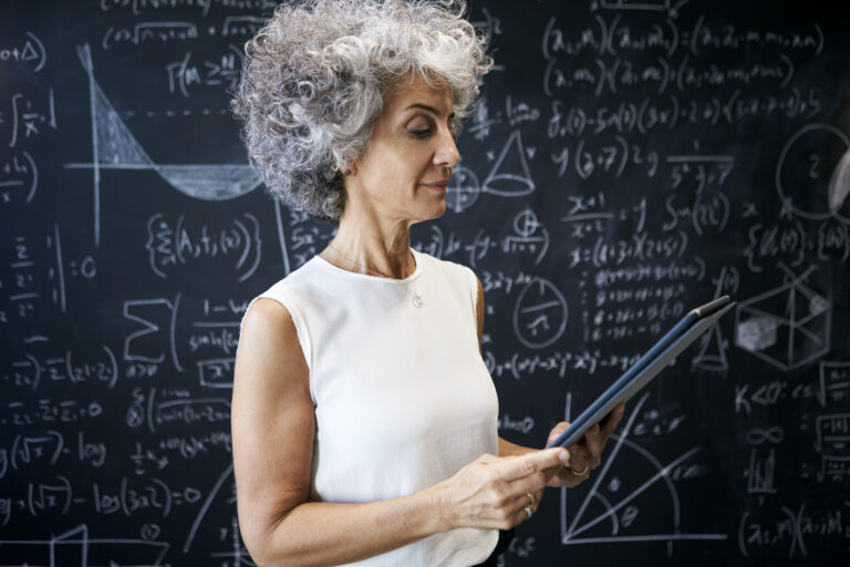 Número de professores com mais de 60 anos cresce e educação corre risco de…