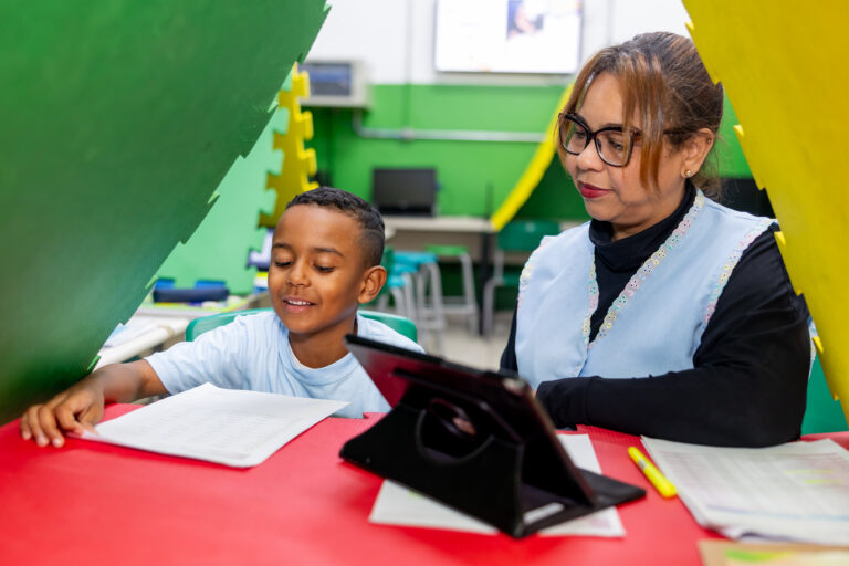 Prefeituras que cumprirem metas de alfabetização serão premiadas em 2027