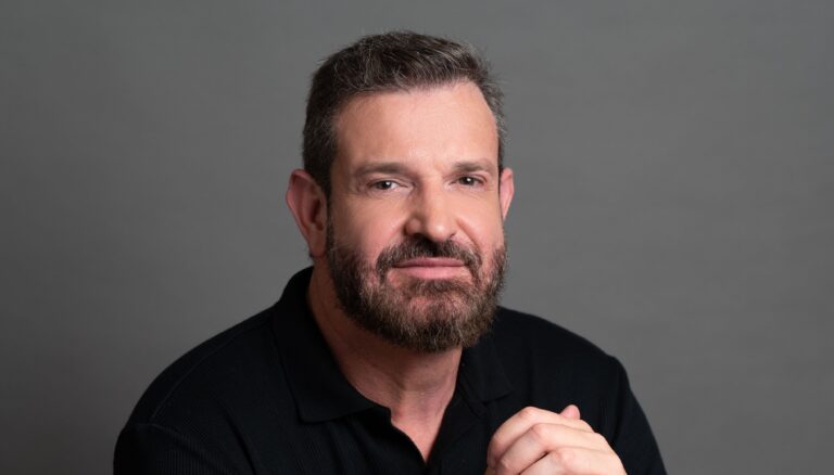 A pergunta é: Quem defende o Professor?