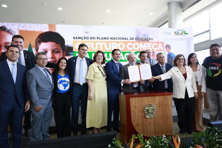 Novo Plano Nacional da Educação é sancionado e define metas para a década