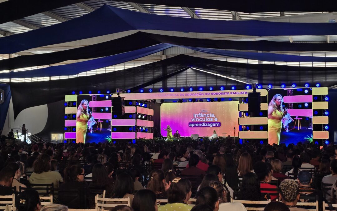 Participantes do 11º CIENP visitam estande do CPP no congresso